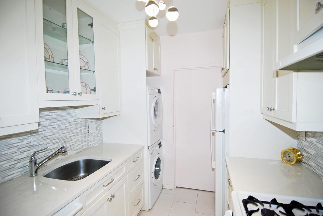 North Shore Towers 1 bedroom apt.