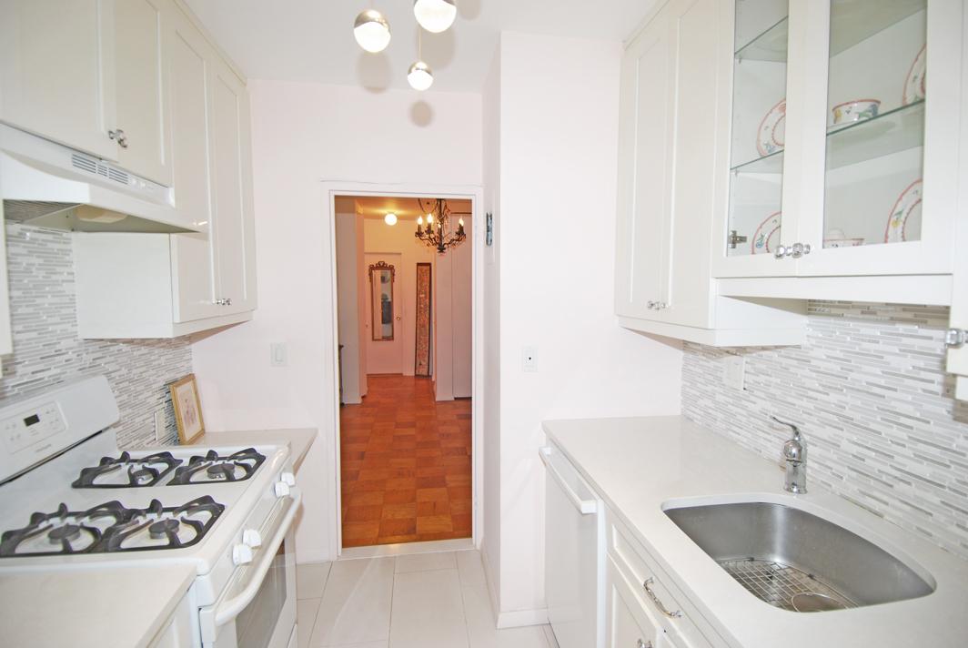 North Shore Towers 1 bedroom apt.