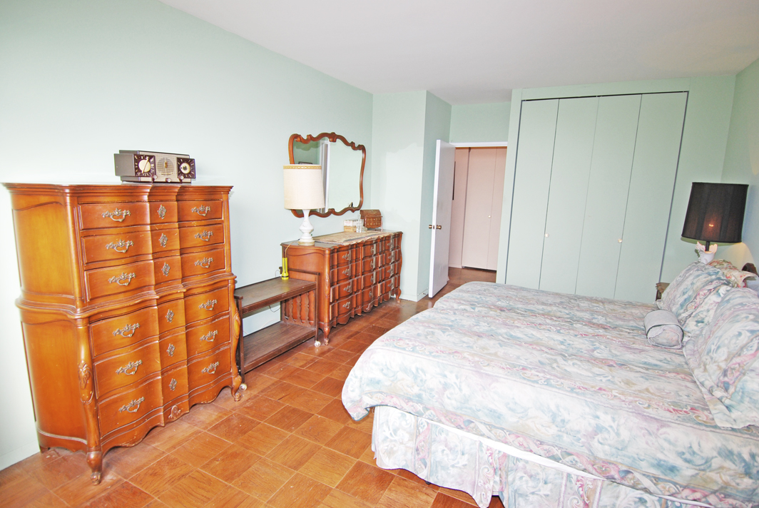 North Shore Towers Apt.