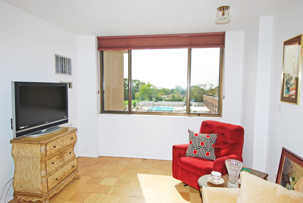 North Shore Towers Alcove Studio