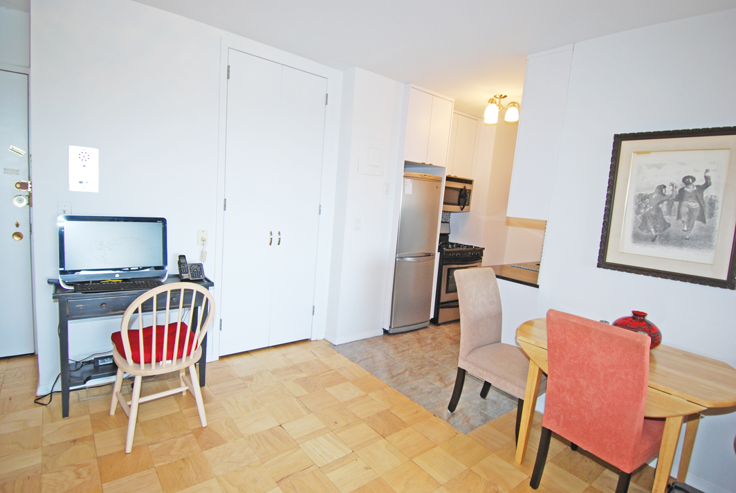 North Shore Towers Alcove Studio