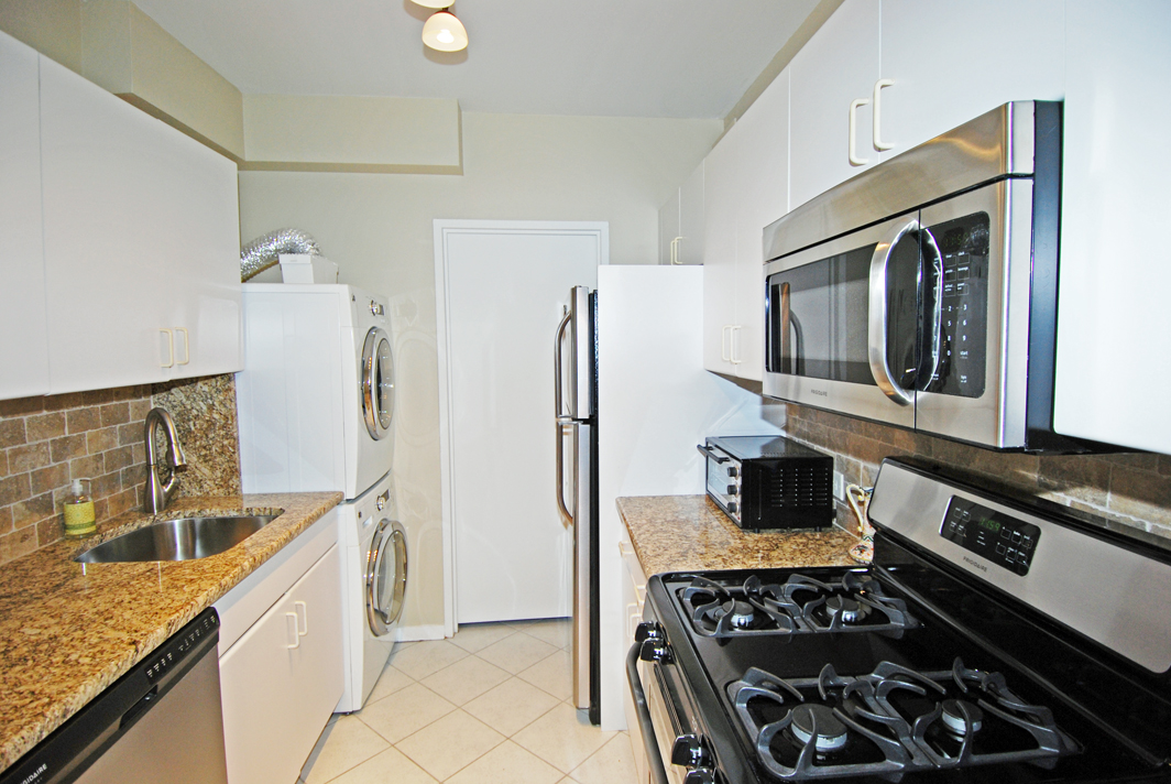 North Shore Towers 1 bedroom apt.