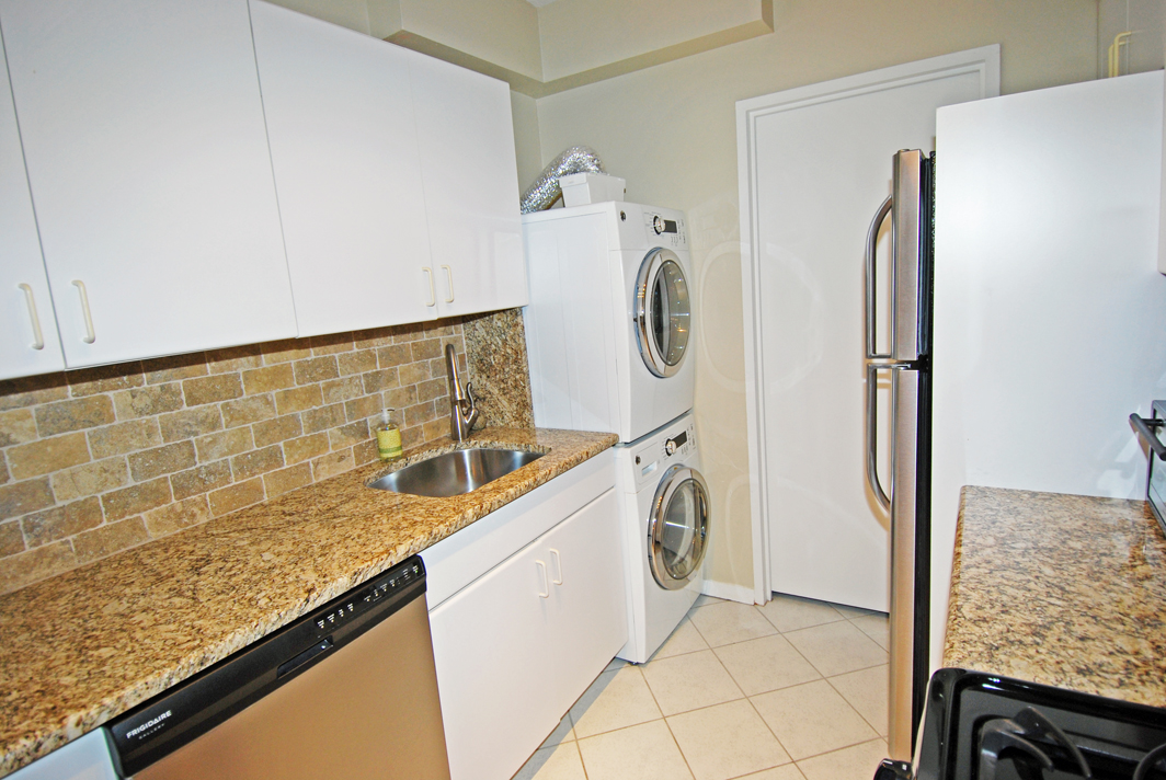 North Shore Towers 1 bedroom apt.