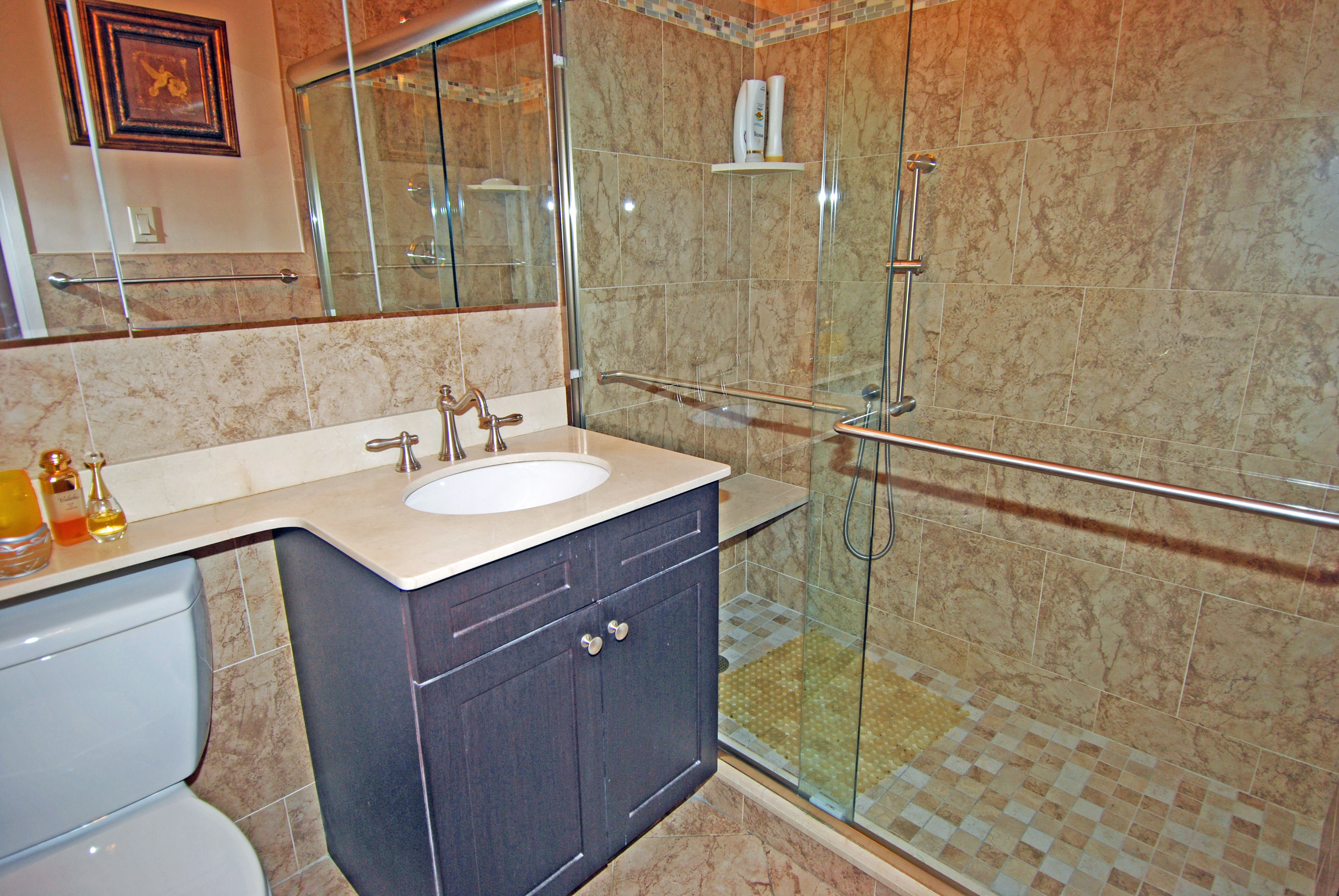 North Shore Towers 1 bedroom apt.