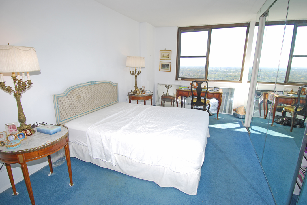 North Shore Towers 1 Bedroom Apartment