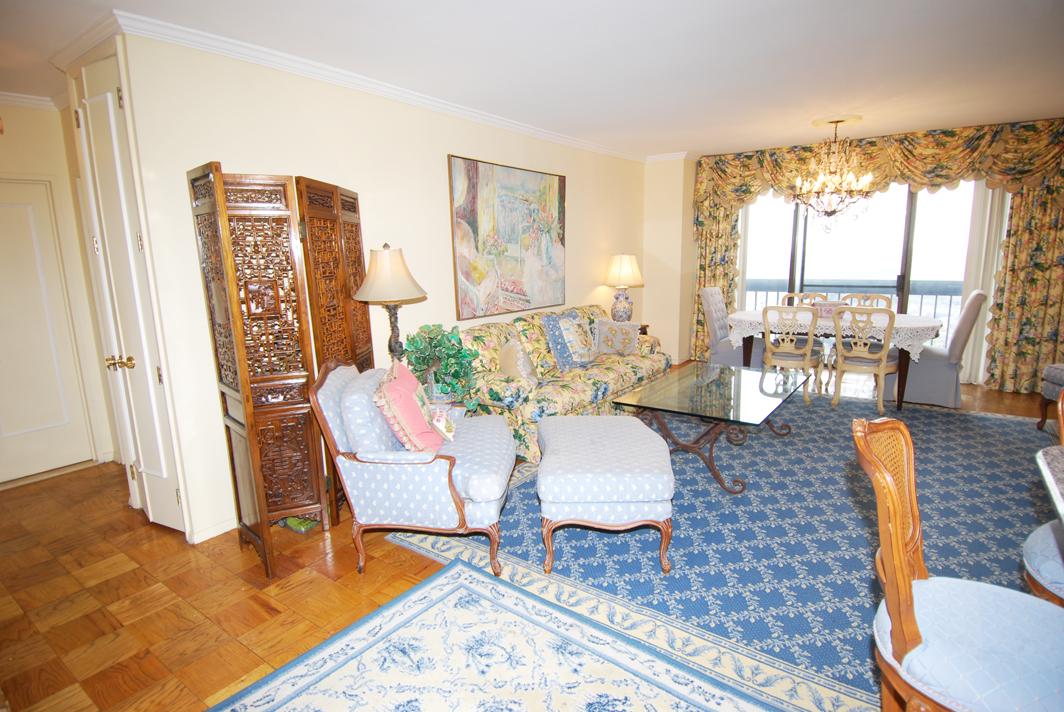 North Shore Towers 1 bedroom apt.