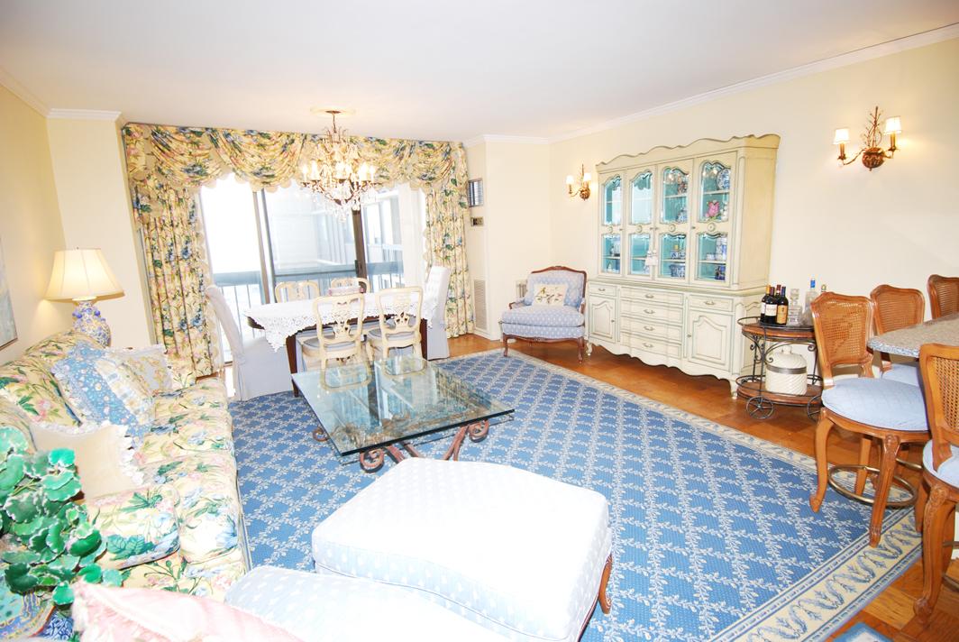 North Shore Towers 1 bedroom apt.