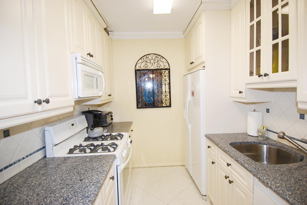 North Shore Towers 1 bedroom apt.