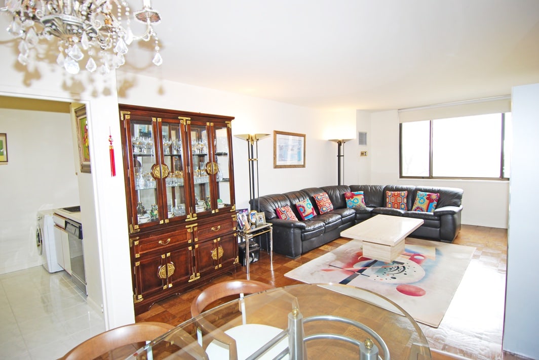 North Shore Towers Apt. 