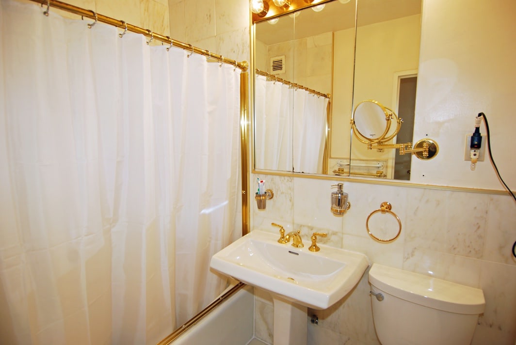 North Shore Towers Apt.