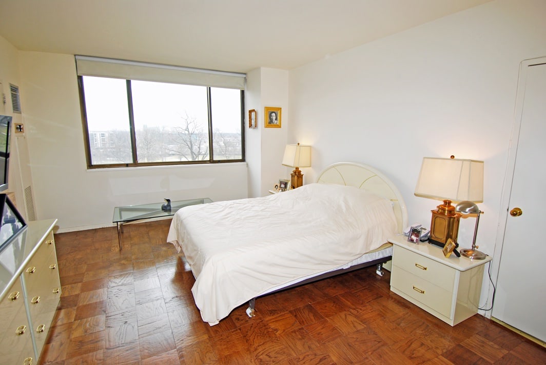 North Shore Towers Apt.