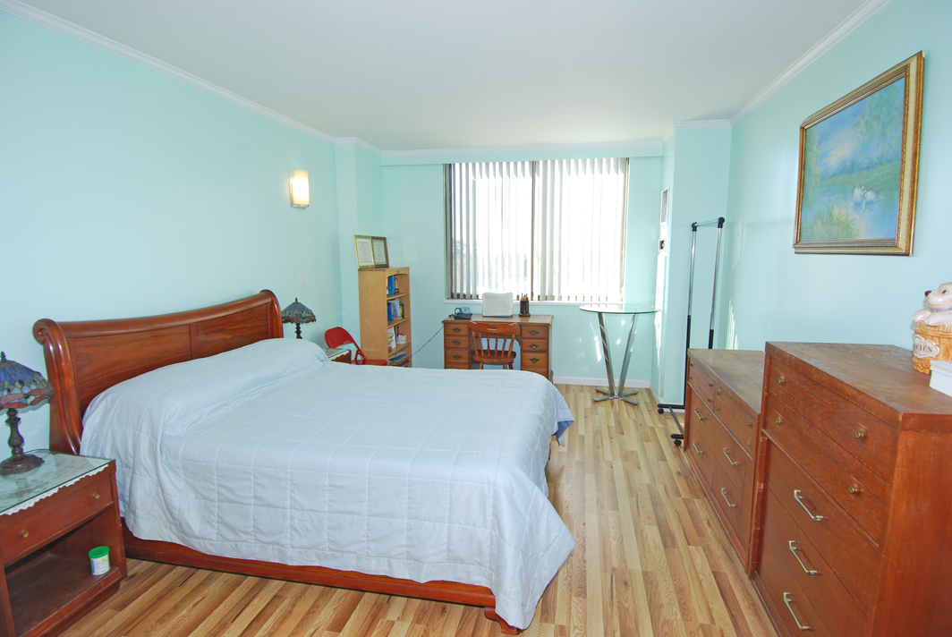 North Shore Towers apt.