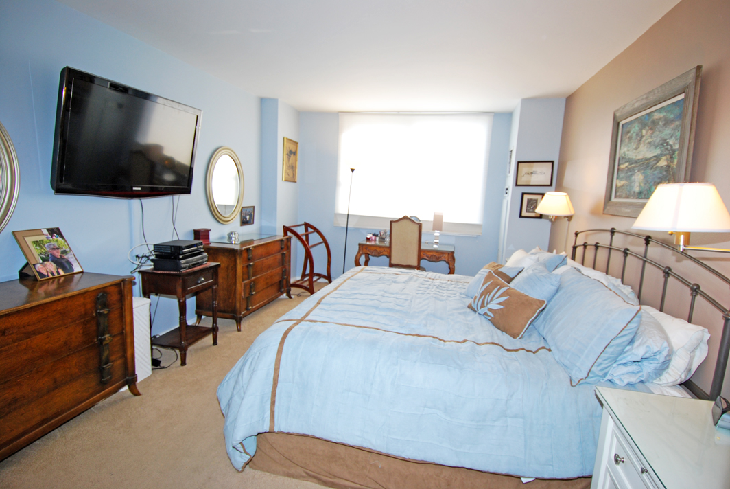 North Shore Towers 1 Bedroom Apartment