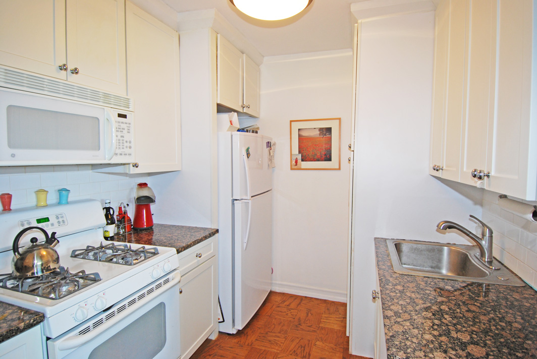 North Shore Towers 1 Bedroom Apartment