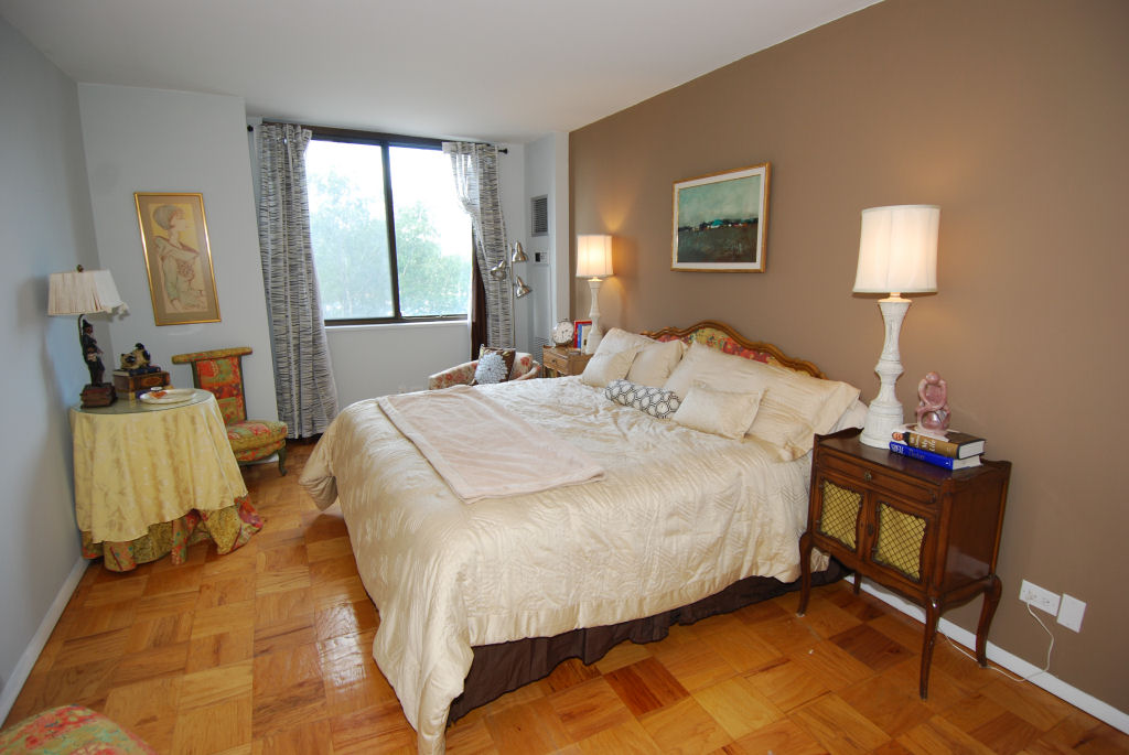 North Shore Towers 1 Bedroom Apartment