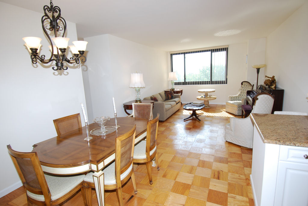 North Shore Towers 1 Bedroom Apartment