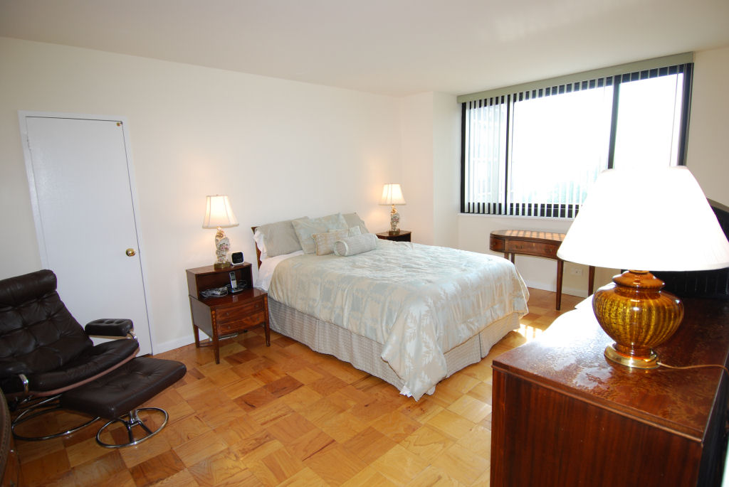 North Shore Towers 1 Bedroom Apartment