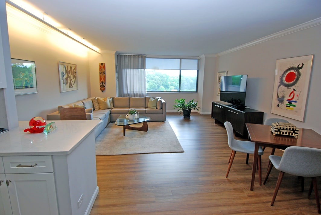 North Shore Towers Apt.