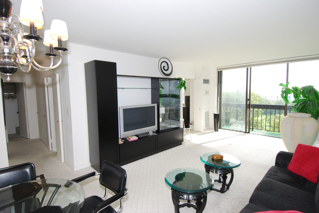 North Shore Towers Alcove Studio