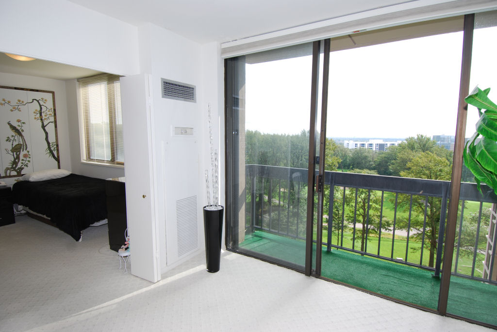 North Shore Towers Alcove Studio