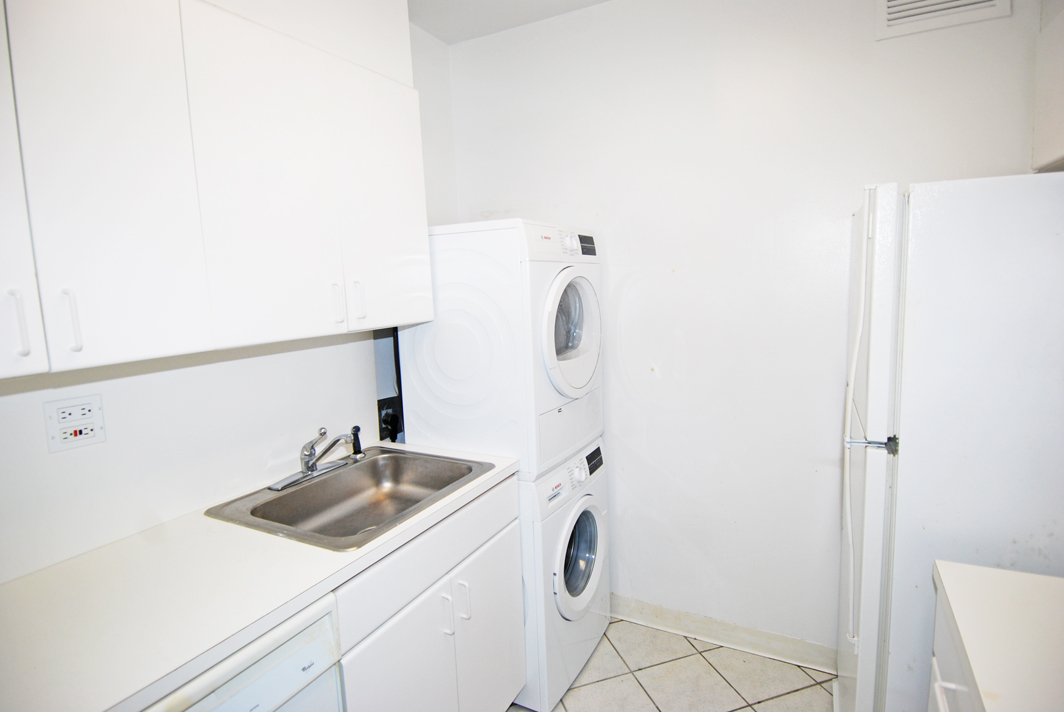 North Shore Towers Studio Apartment