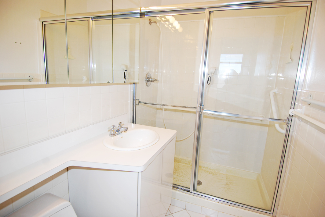 North Shore Towers Studio Apartment