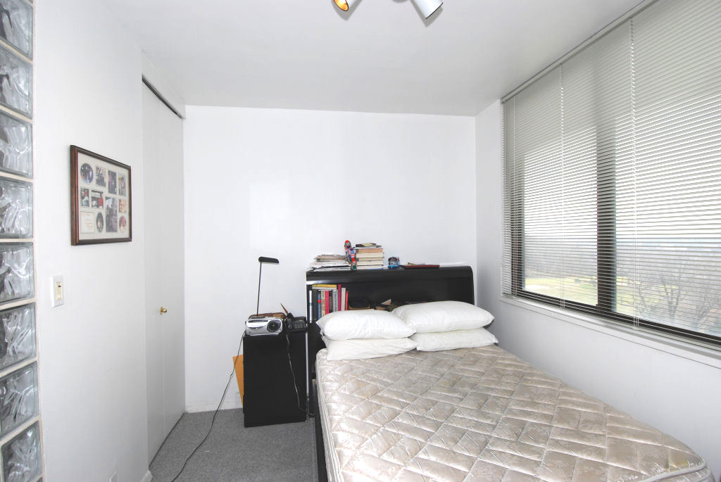 North Shore Towers Alcove Studio