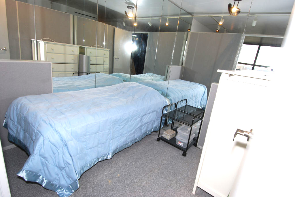 North Shore Towers Alcove Studio