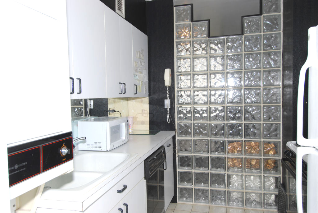 North Shore Towers Alcove Studio