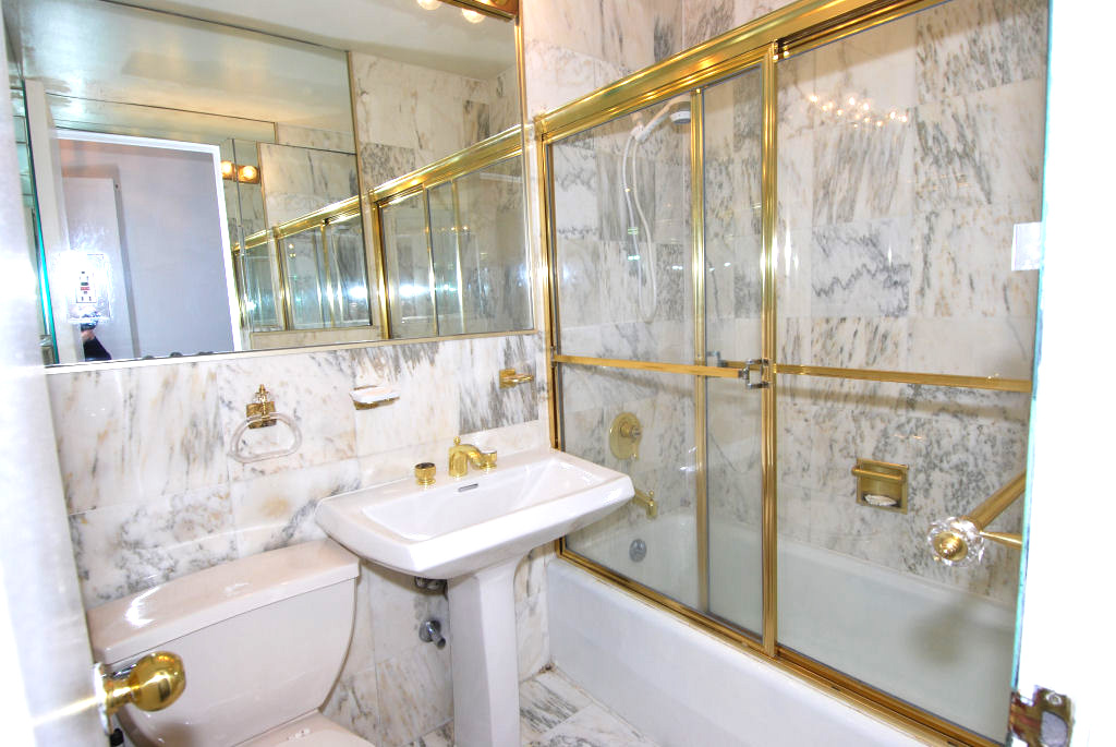 North Shore Towers Alcove Studio