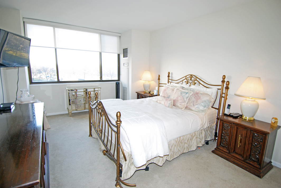 North Shore Towers Apt.