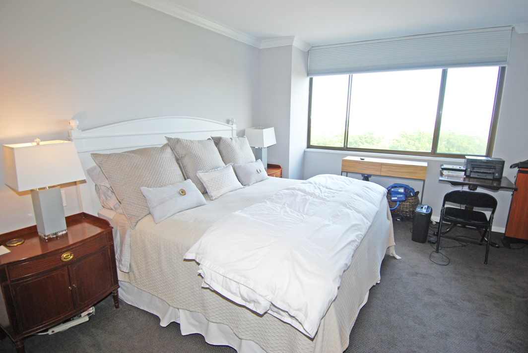 North Shore Towers 1 Bedroom Apartment