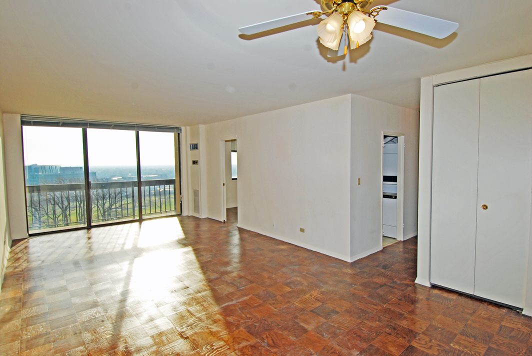 North Shore Towers Studio Apartment