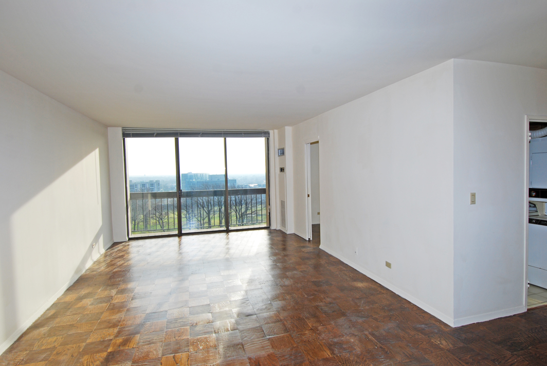 North Shore Towers Studio Apartment