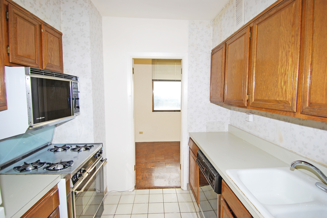 North Shore Towers Studio Apartment