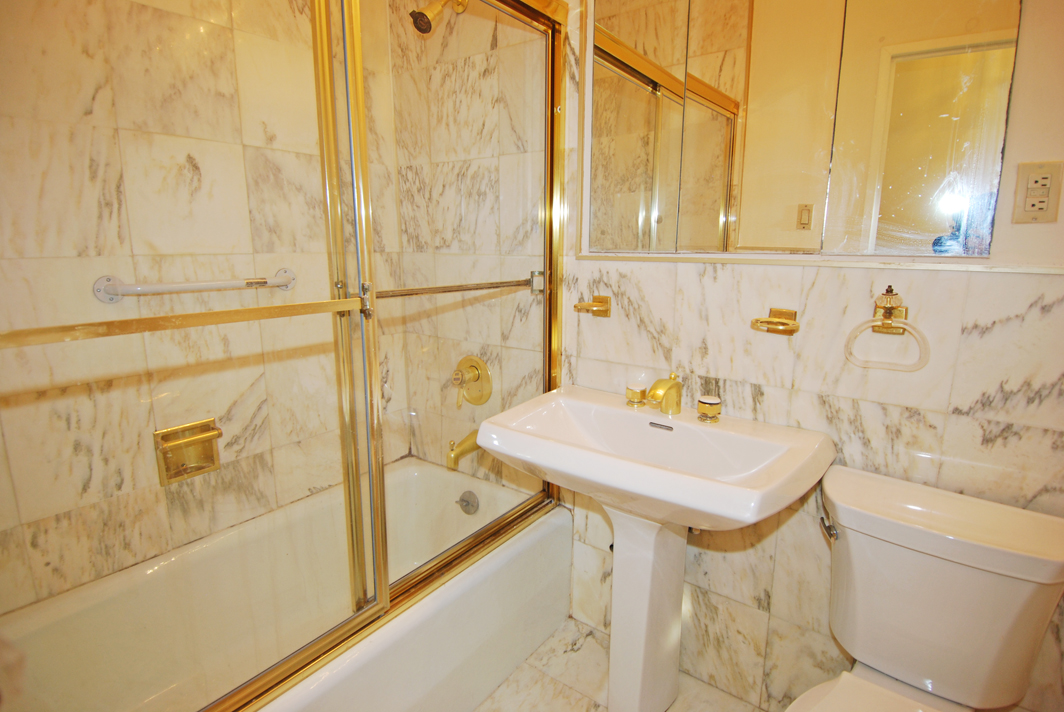 North Shore Towers Studio Apartment