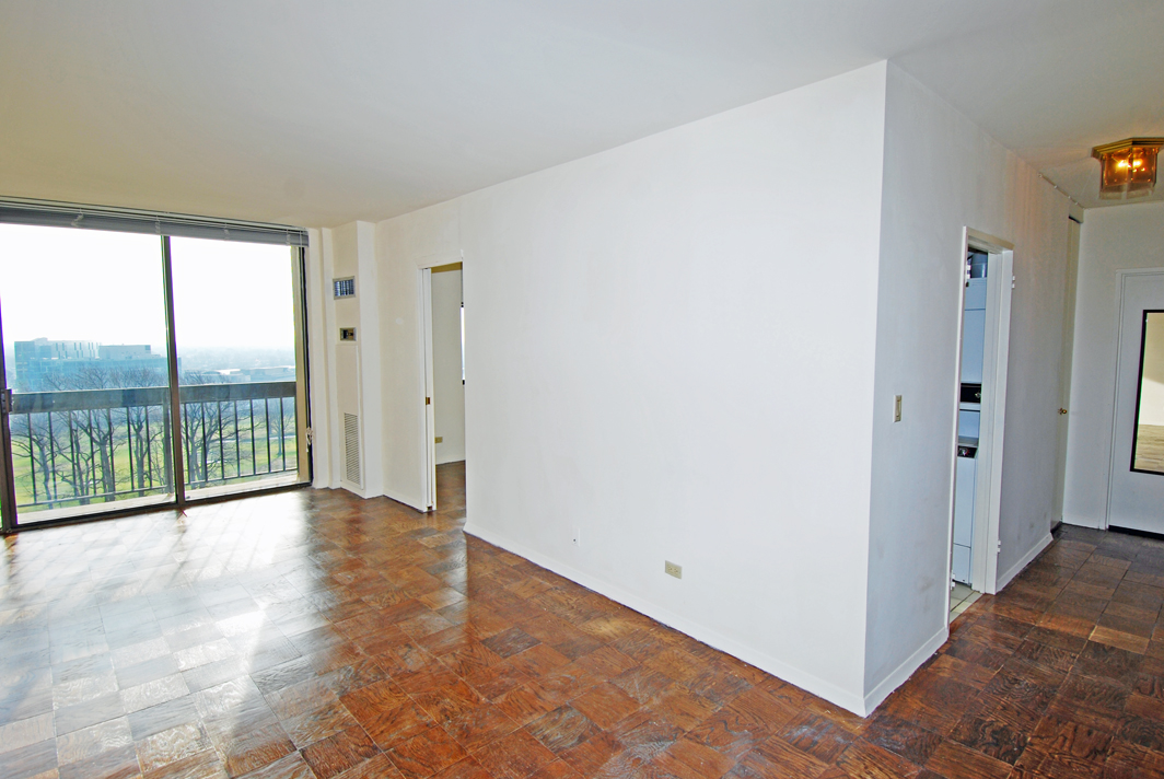 North Shore Towers Studio Apartment