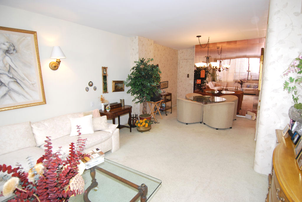 North Shore Towers Alcove Studio