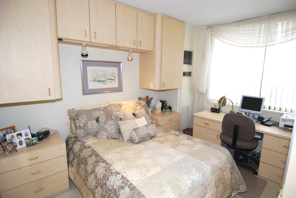 North Shore Towers Alcove Studio