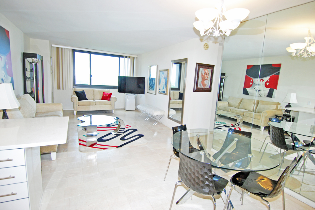 North Shore Towers 1 Bedroom Apartment