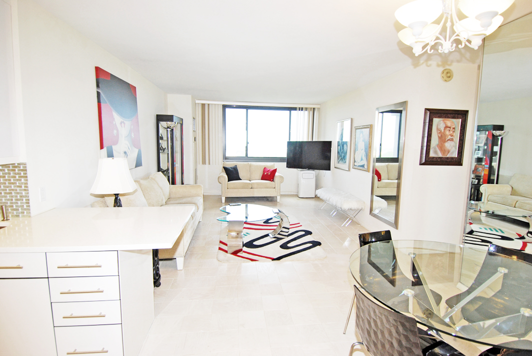 North Shore Towers 1 Bedroom Apartment