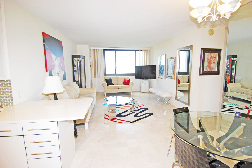 North Shore Towers 1 Bedroom Apartment