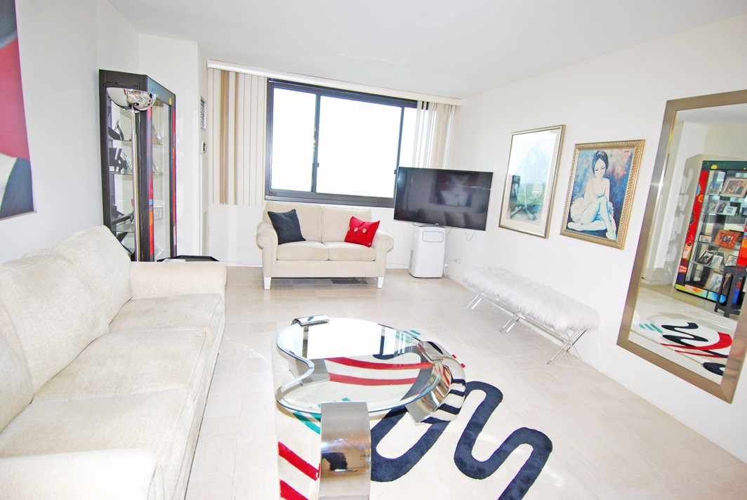 North Shore Towers 1 Bedroom Apartment