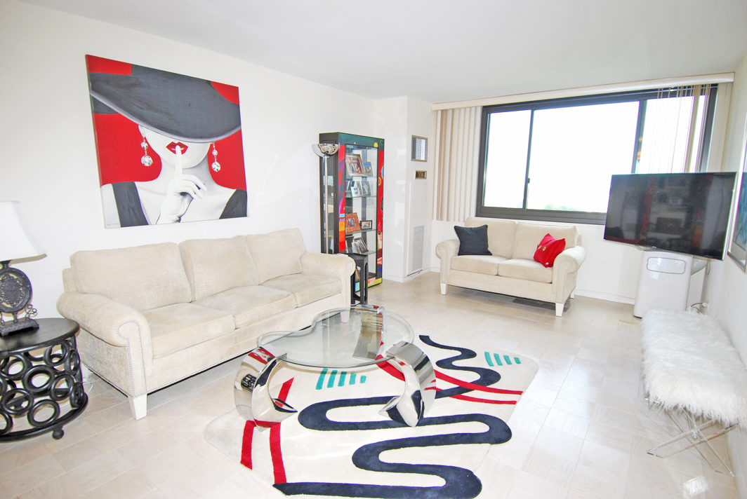 North Shore Towers 1 Bedroom Apartment