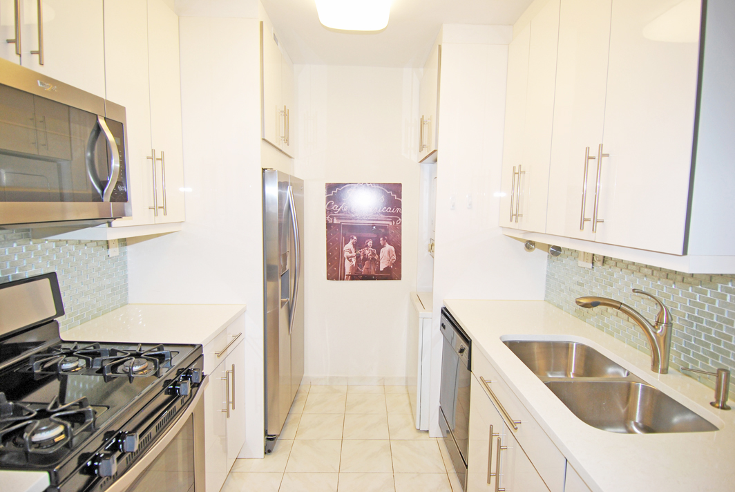 North Shore Towers 1 Bedroom Apartment