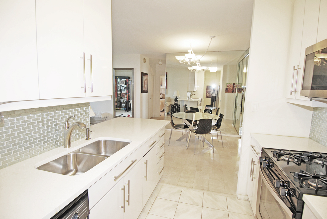 North Shore Towers 1 Bedroom Apartment