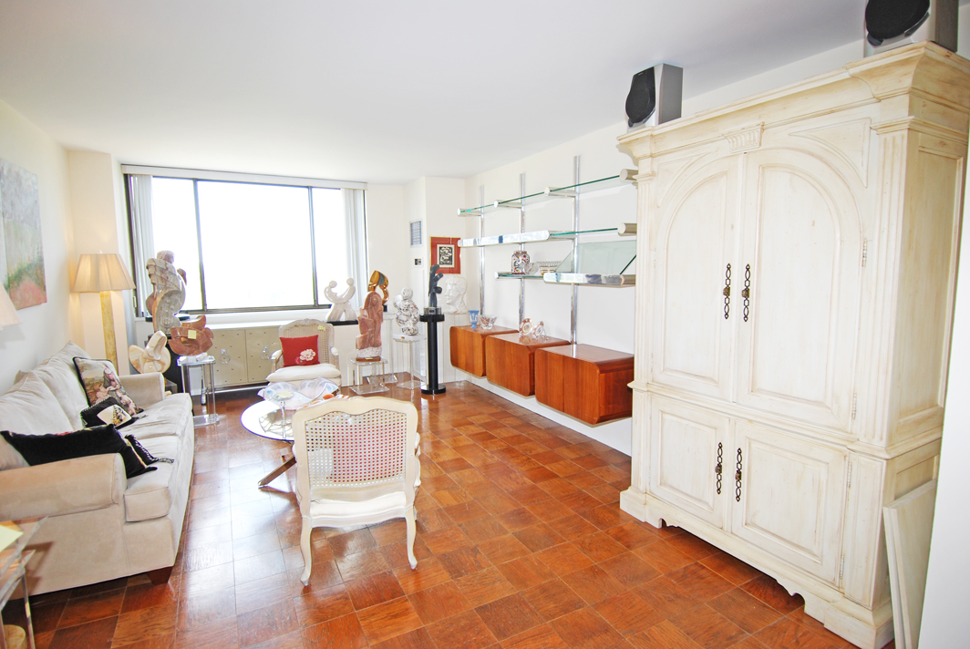 North Shore Towers 1 bedroom   Apartment