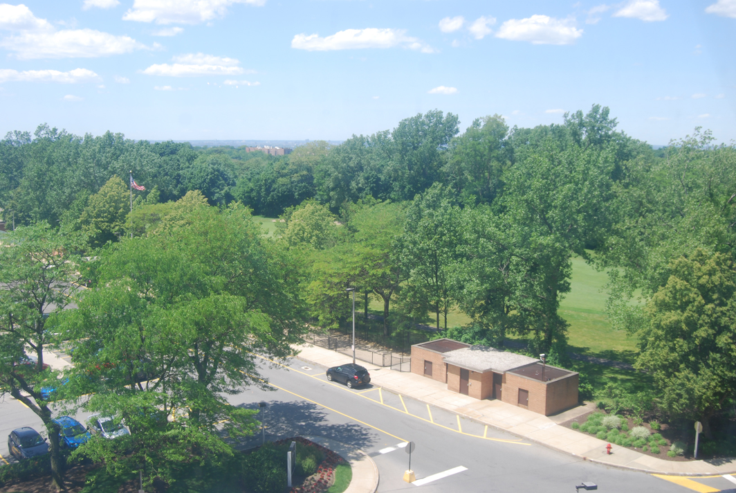 North Shore Towers 1 bedroom apt.