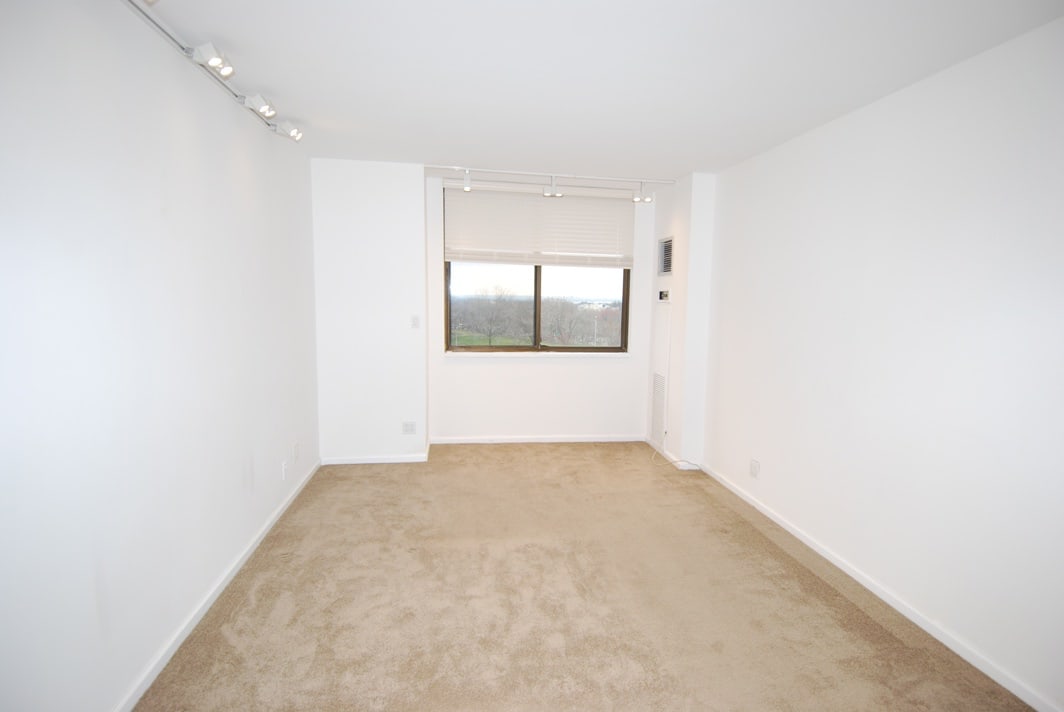 North Shore Towers Apt.