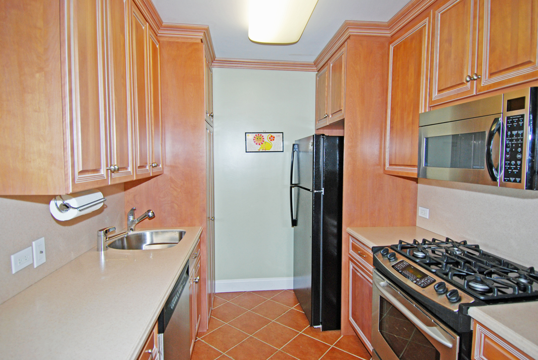 North Shore Towers 1 Bedroom Apartment